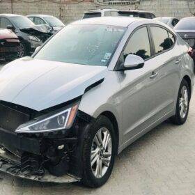 هيونداي إلنترا 2019 فضي – للبيع بسعر مميز